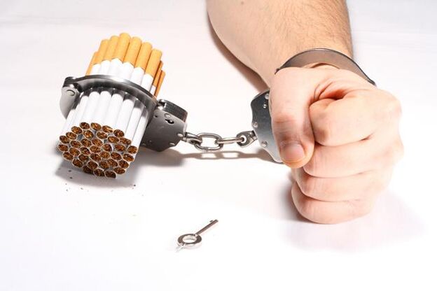 Pseudo-țigările sunt cheia pentru a scăpa de dependența de nicotină